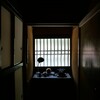 擦りガラスからの明かり