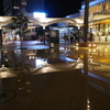 雨上がりの駅前