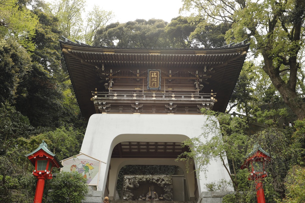 神聖