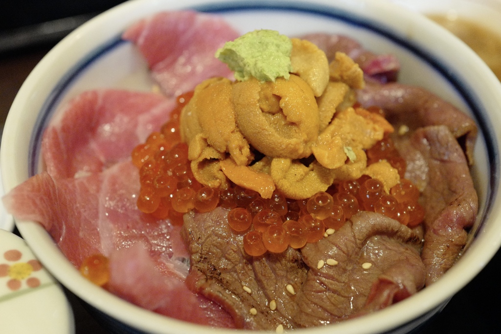 築地の贅沢丼