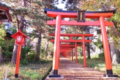 北の街の朱色の鳥居　２