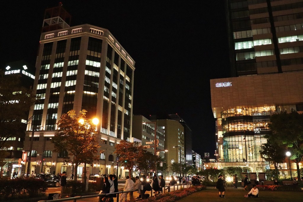 夜の大通公園　６　３丁目から