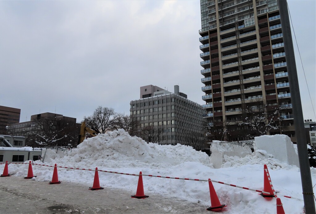 残骸　小雪像