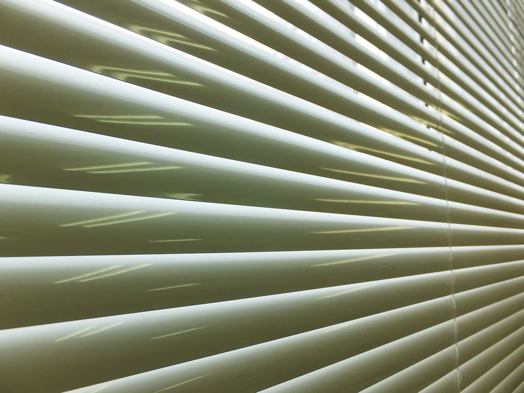 覗きたい　隠したい