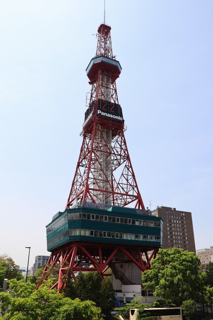 札幌散歩２５　出ましたテレビ塔