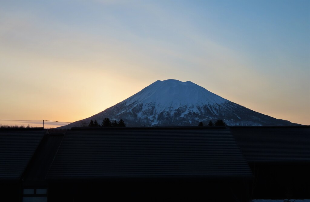羊蹄山　朝