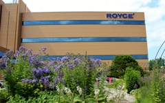 皆が好きなあの会社の本社花畑にて