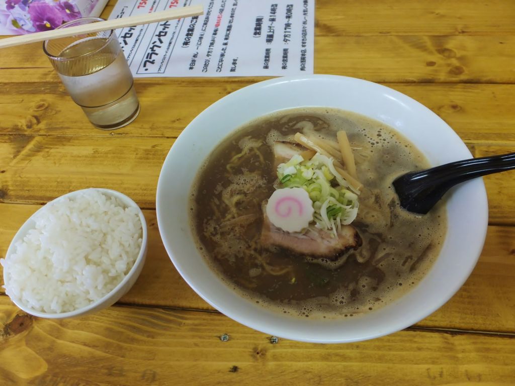 煮干醤油拉麺500円＋小飯80円　今日の昼飯