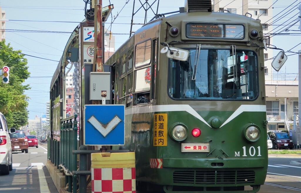 レジェンドの雄姿　停車編