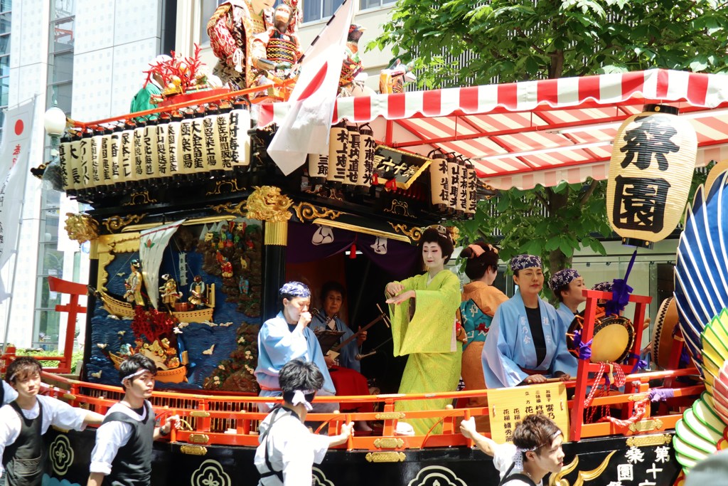 今日はお祭り　４
