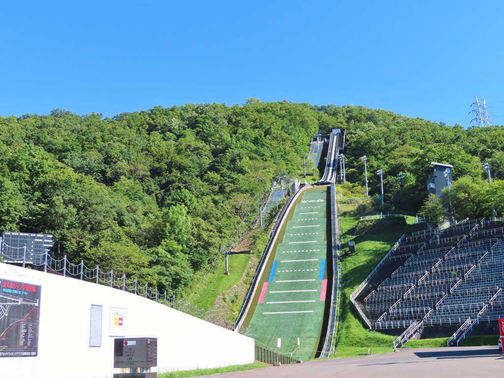シーズンオフのジャンプ台