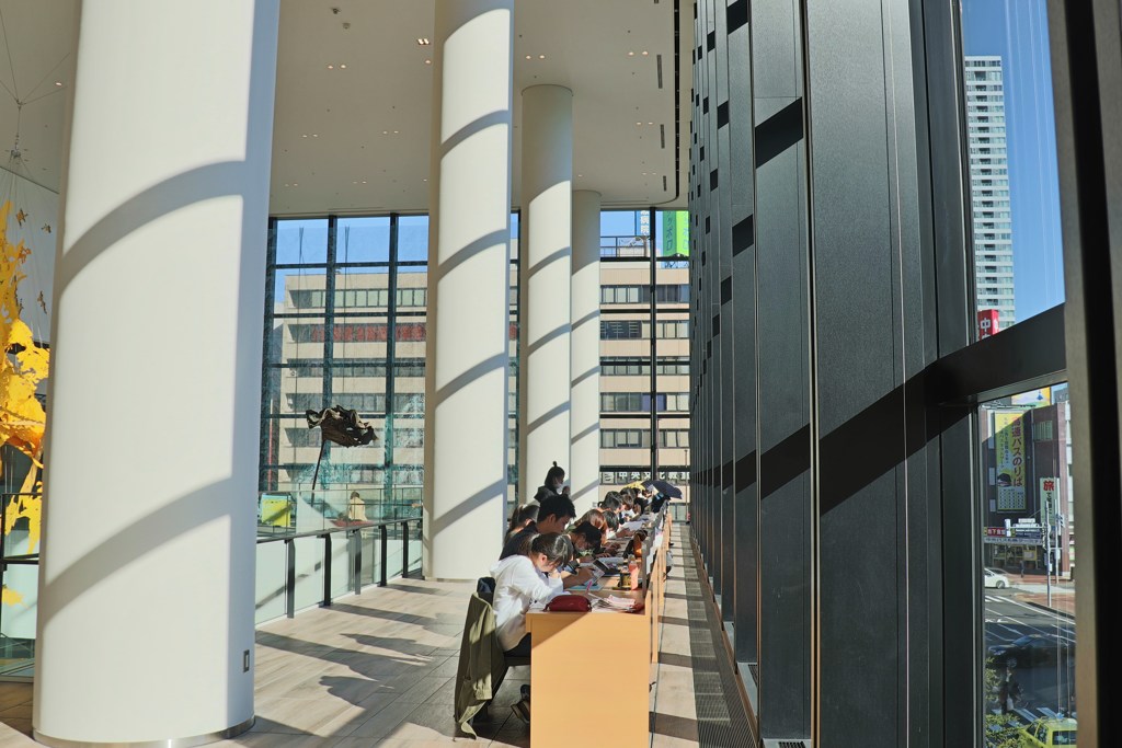 勉強には明るすぎ？