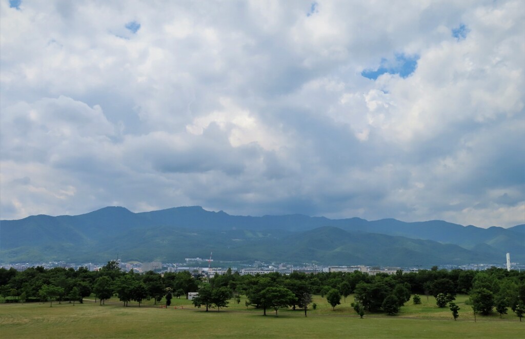 雲の手稲山