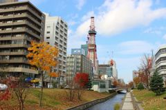 川とテレビ塔