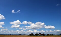 プカリ雲と青い空