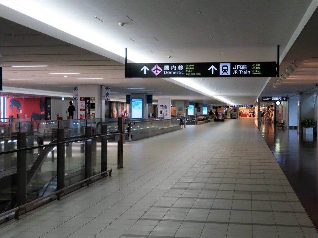国内線国際線連絡通路　　新千歳空港