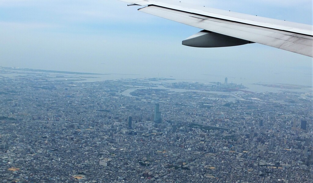 空から　小さく、あべのハルカス