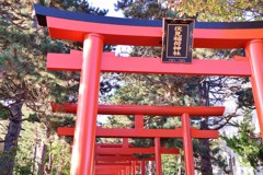 北の街の朱色の鳥居　３