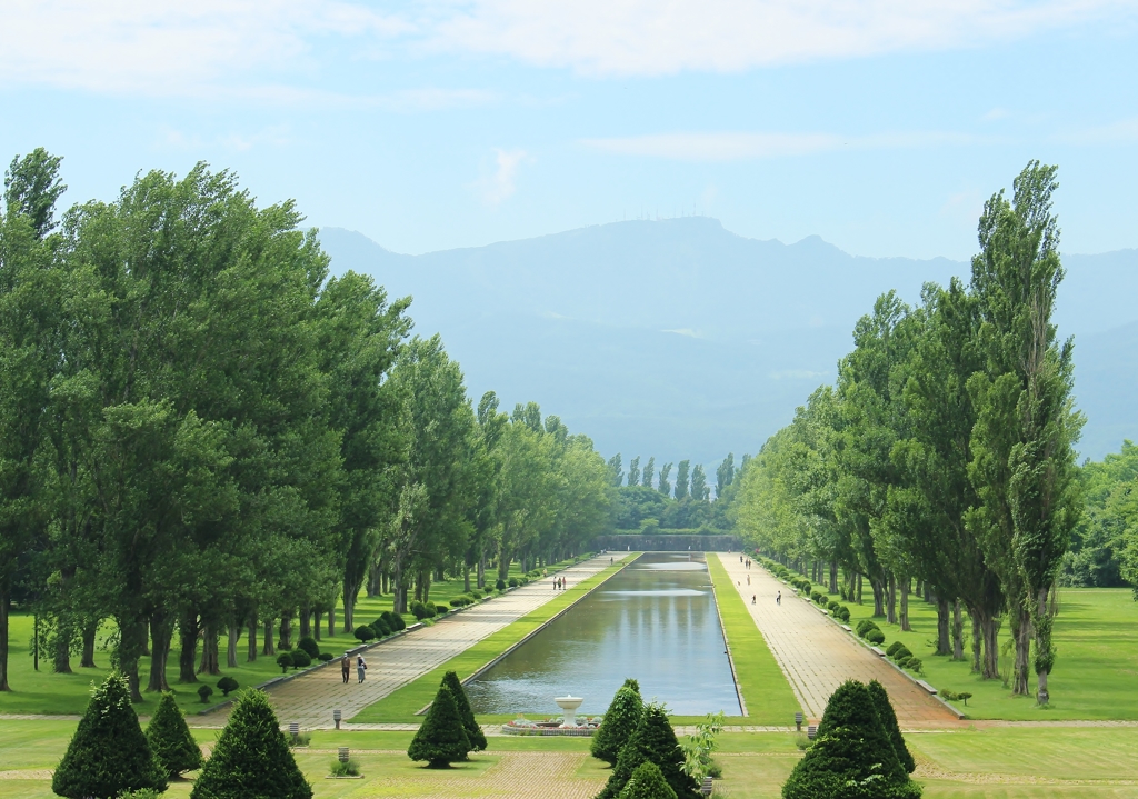 手稲山を望んで（前田森林公園より）