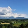 雲かかる山