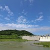 ダムと青空