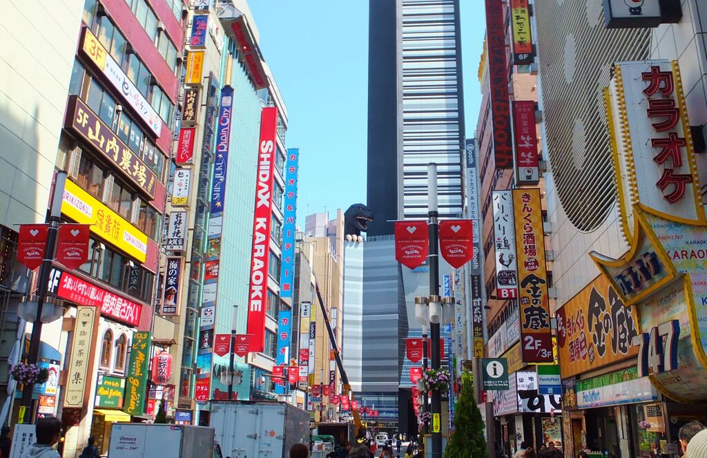 ゴジラが居る新宿の街
