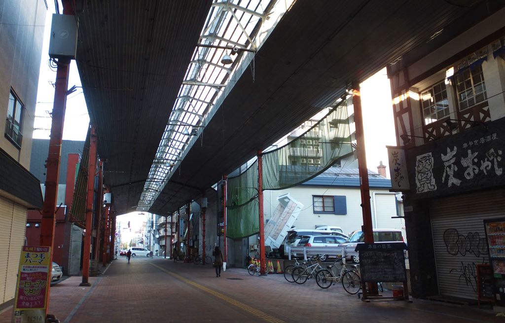 狸小路も外れまで来ると‥