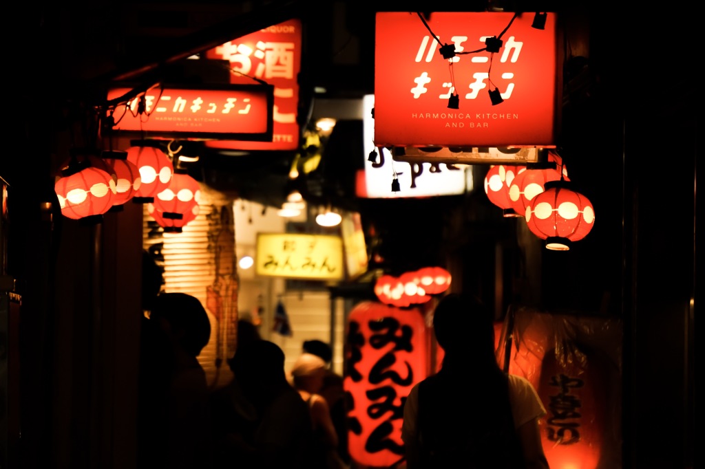 夜の街へ