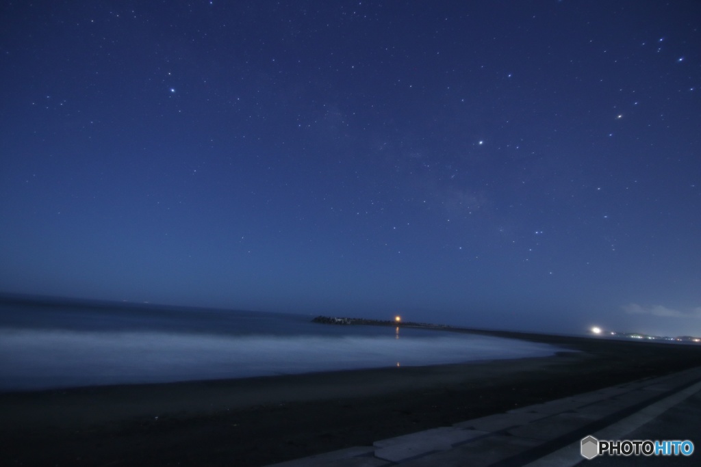 海岸線と星空