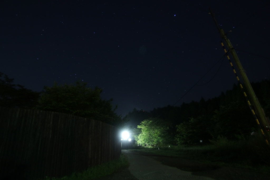 小湊鉄道　飯給（いたぶ）駅の星空