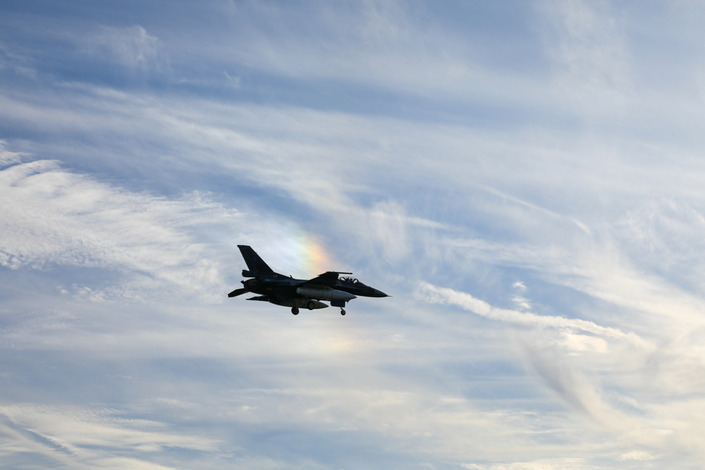 彩雲と戦闘機