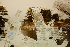 松本城と氷彫（２０１６）