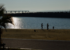 夕景での団欒