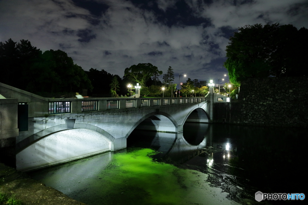 光る橋