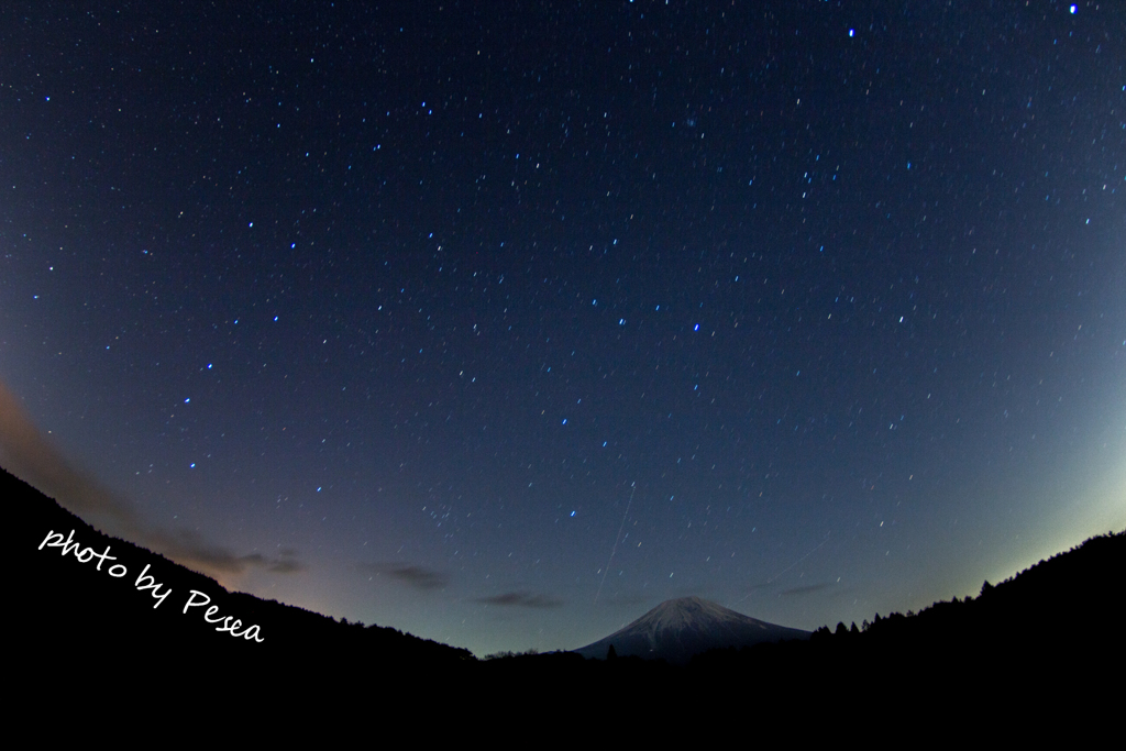 富士山と星空