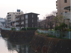 R3272077