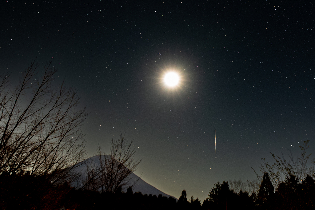 月と流星