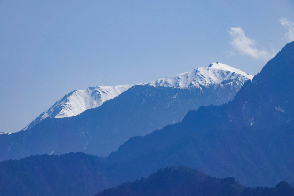 春の雪山