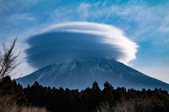 ラピュタが隠れていそうな雲