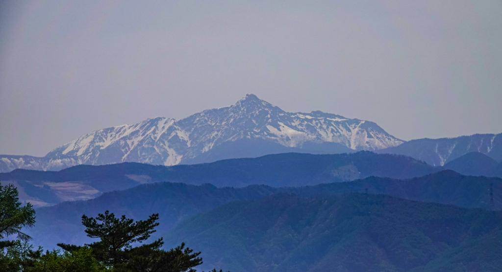 春の雪山