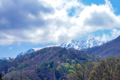 春の雪山