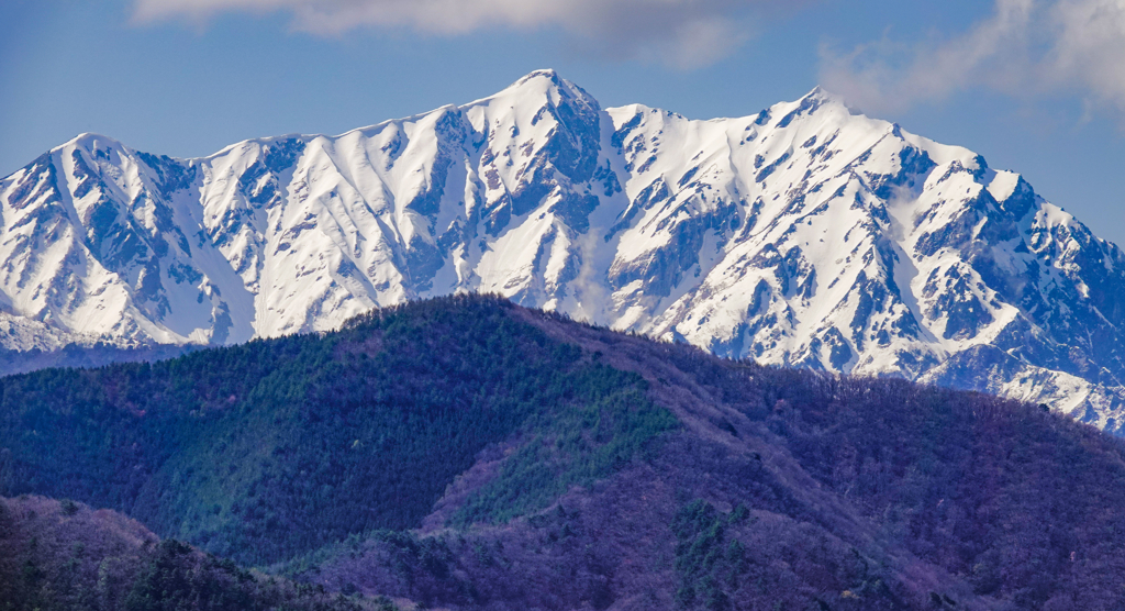 春の雪山
