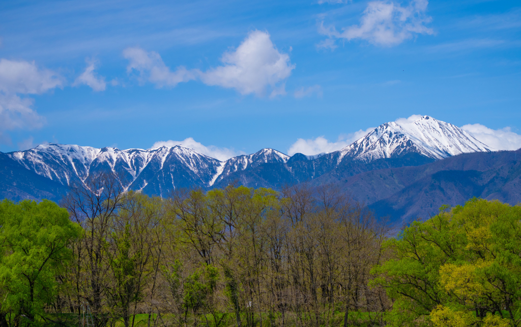 春の雪山