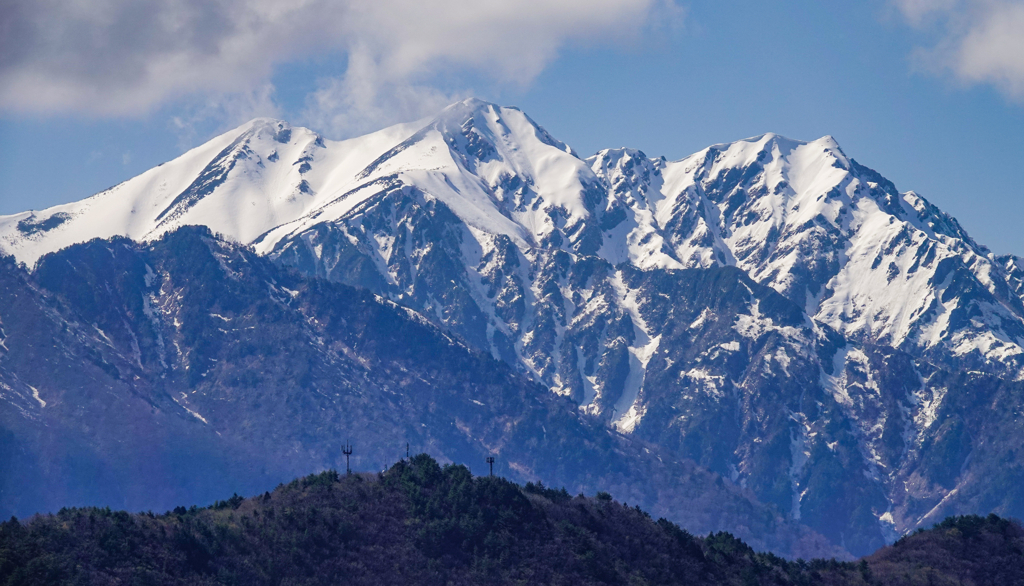 春の雪山