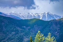 春の雪山