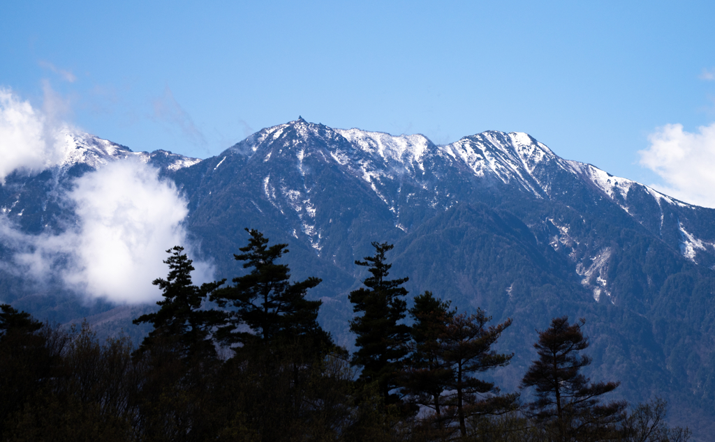 春の雪山