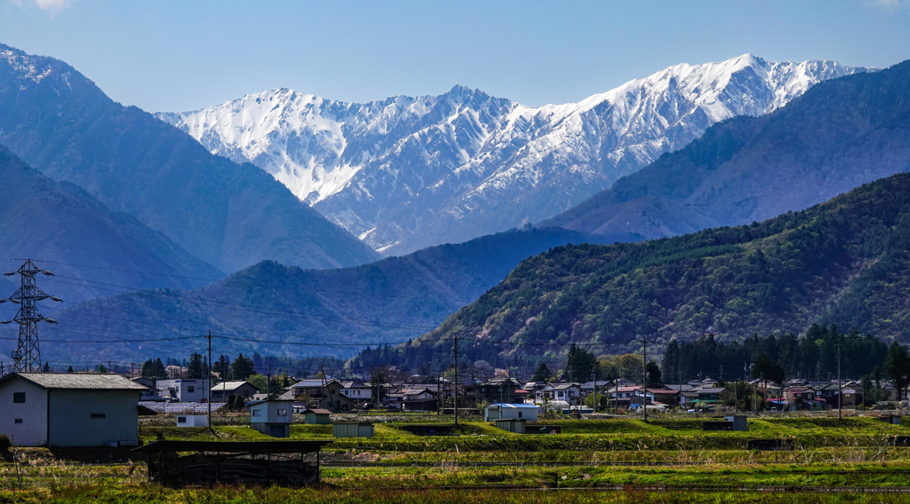春の雪山