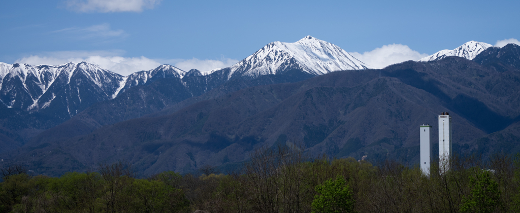 春の雪山