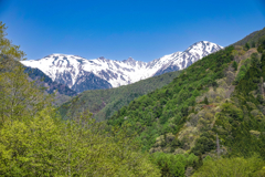 春の雪山