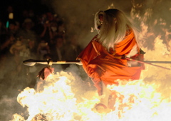 古平町　琴平神社例大祭　天狗の火渡り…
